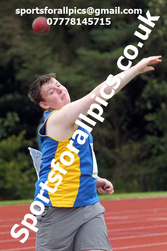 Shot putt, NECAA Open Meeting, Morpeth, Sunday, September 27th. David T. Hewitson/Sports for All Pics